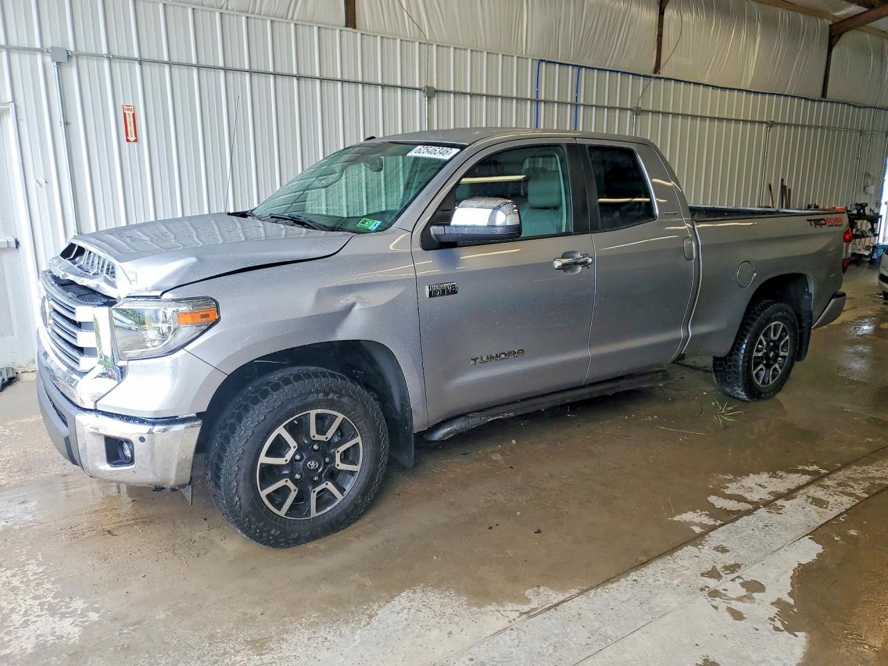 2018 TOYOTA TUNDRA Limited — Front 3/4