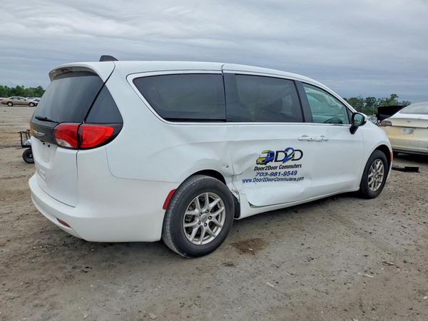 2022 CHRYSLER VOYAGER LX