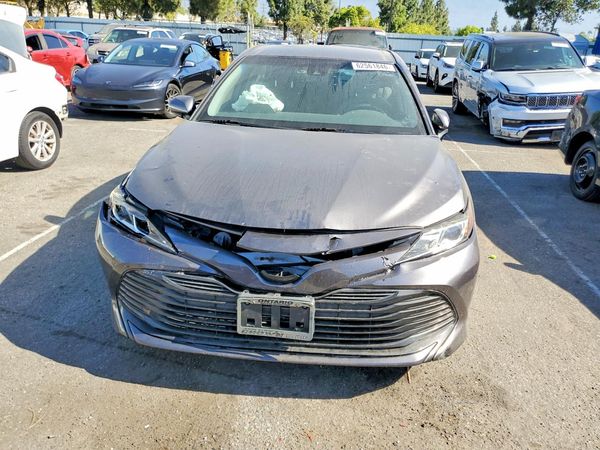 2018 TOYOTA CAMRY