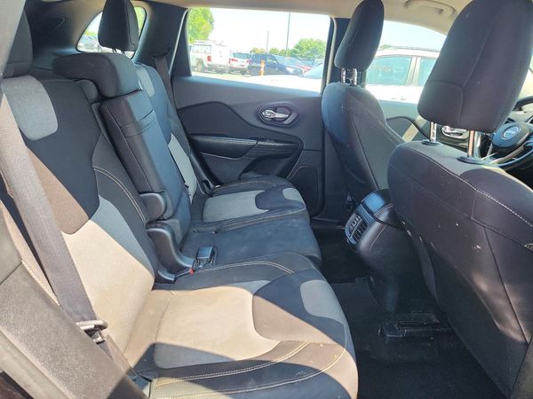 2014 JEEP CHEROKEE Sport