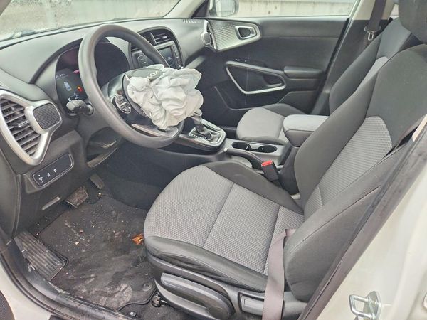 2024 KIA SOUL LX, S