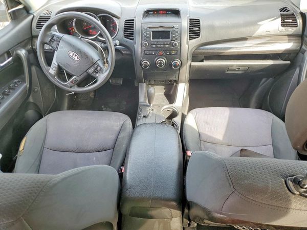 2013 KIA SORENTO Base / LX