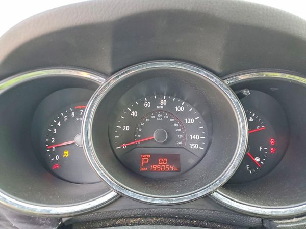 2013 KIA SORENTO Base / LX