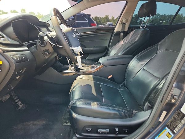 2015 KIA CADENZA