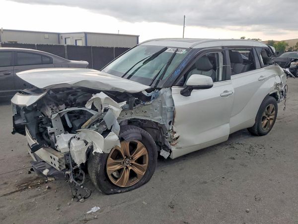 2023 TOYOTA HIGHLANDER