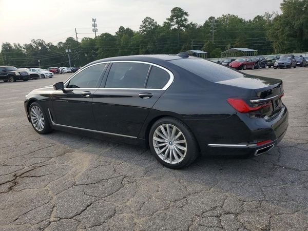 2020 BMW 740