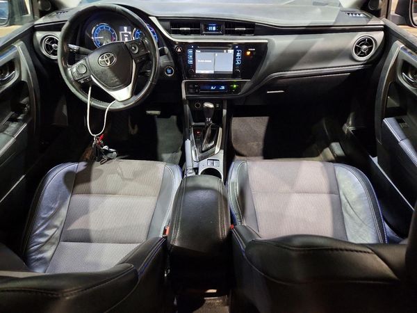 2017 TOYOTA COROLLA