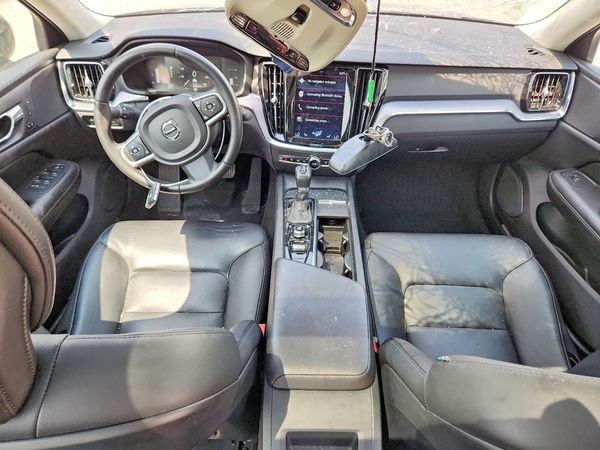 2019 VOLVO S60 Momentum