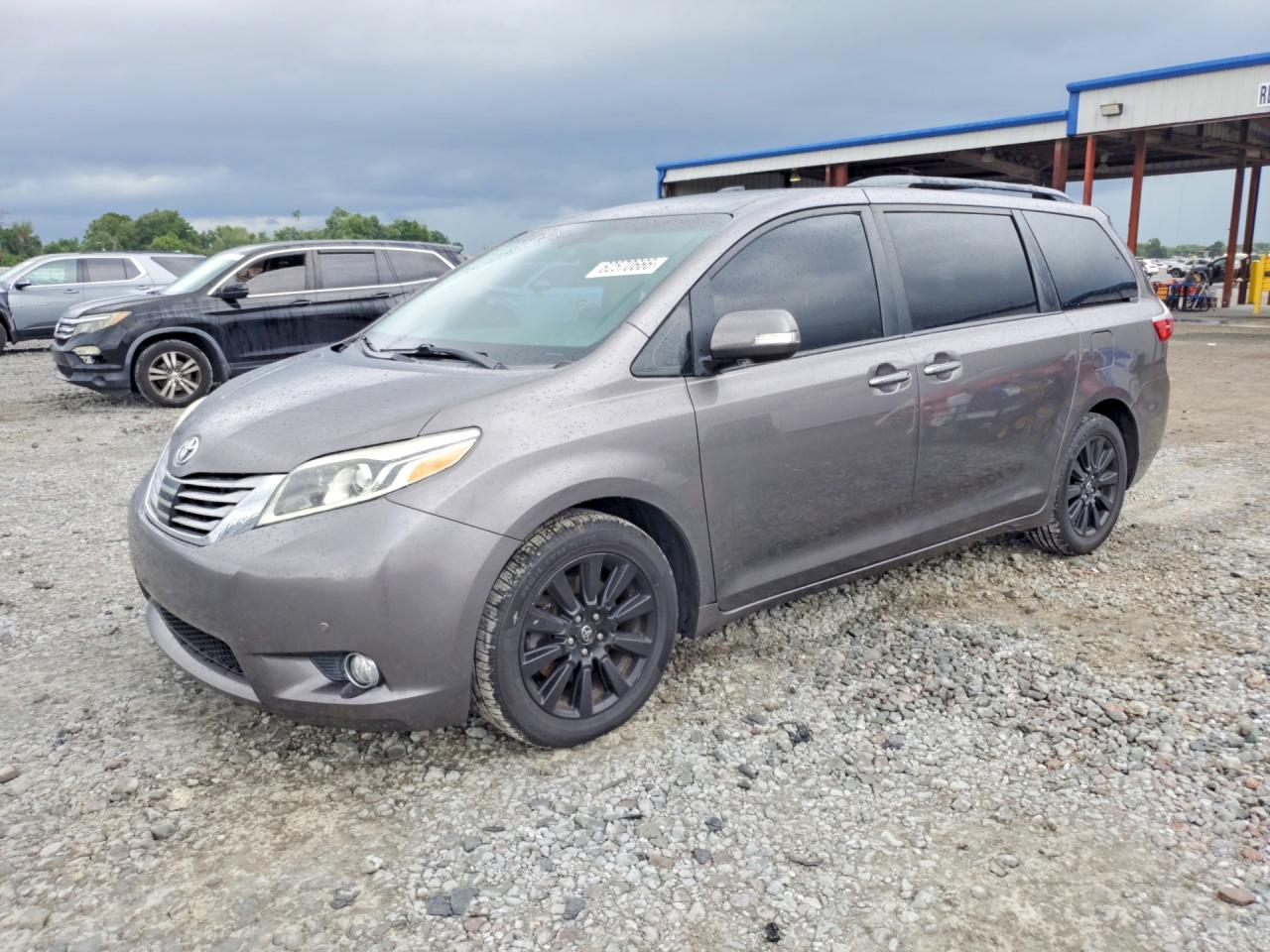 2017 TOYOTA SIENNA