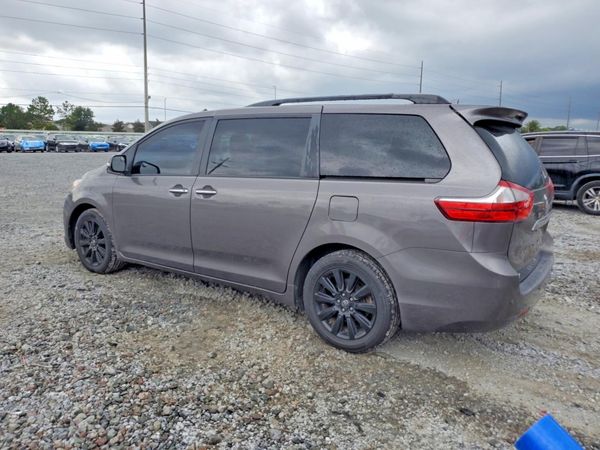2017 TOYOTA SIENNA
