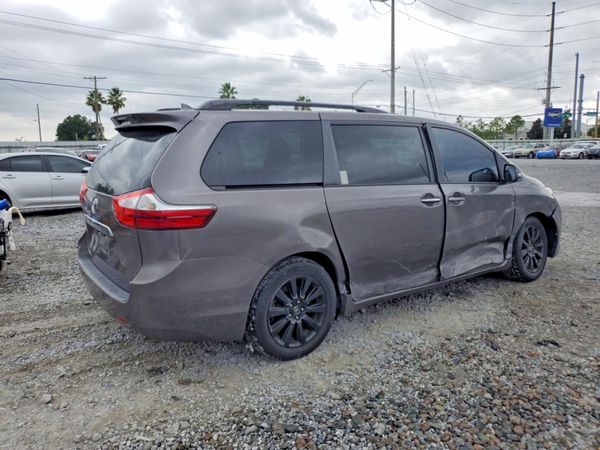 2017 TOYOTA SIENNA