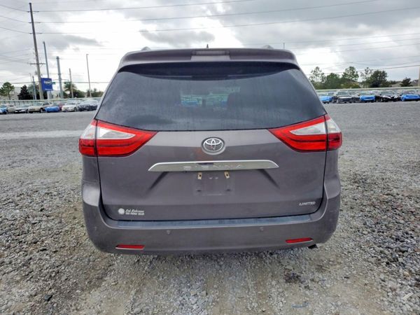 2017 TOYOTA SIENNA