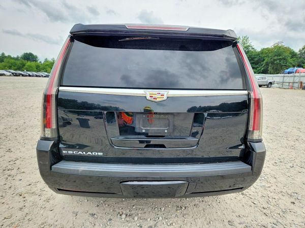 2016 CADILLAC ESCALADE Luxury
