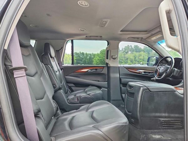 2016 CADILLAC ESCALADE Luxury