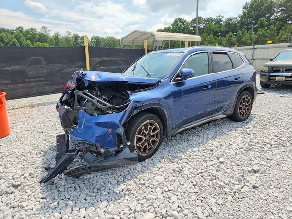 2025 BMW X1 xDrive28i — Front 3/4
