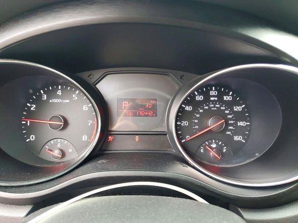2016 KIA SEDONA LX - Middle-low