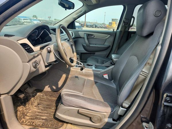 2013 CHEVROLET TRAVERSE LS