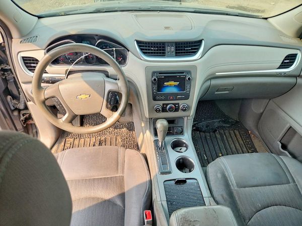 2013 CHEVROLET TRAVERSE LS