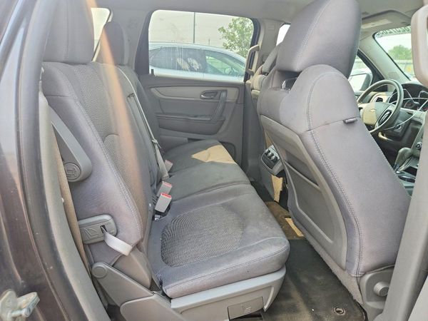 2013 CHEVROLET TRAVERSE LS