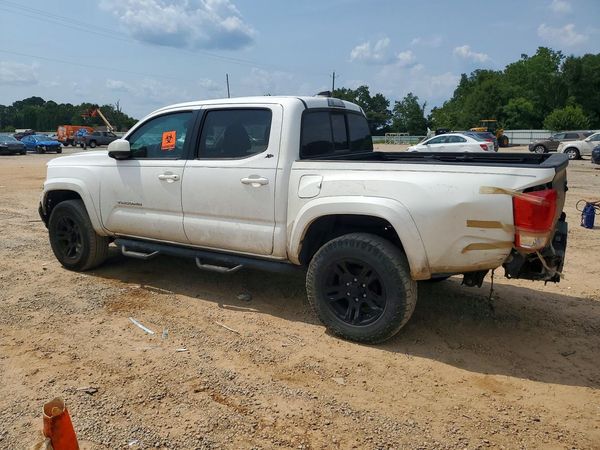 2017 TOYOTA TACOMA