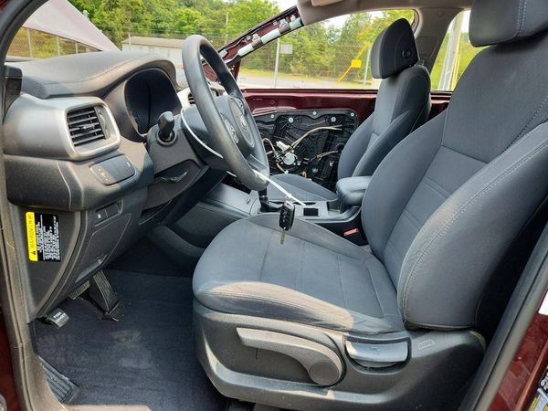2017 KIA SORENTO L, LX