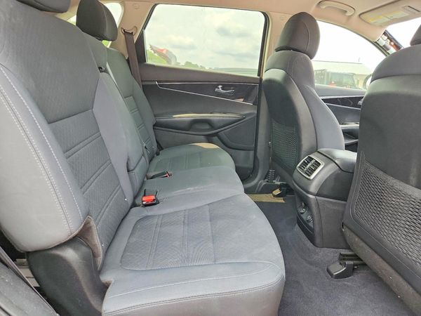2017 KIA SORENTO L, LX