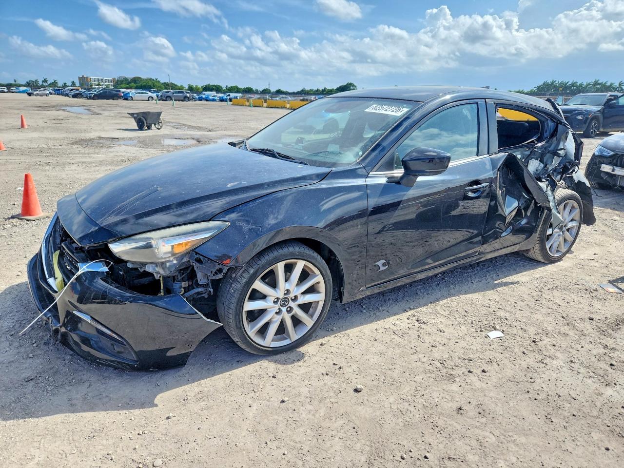 2017 MAZDA 3