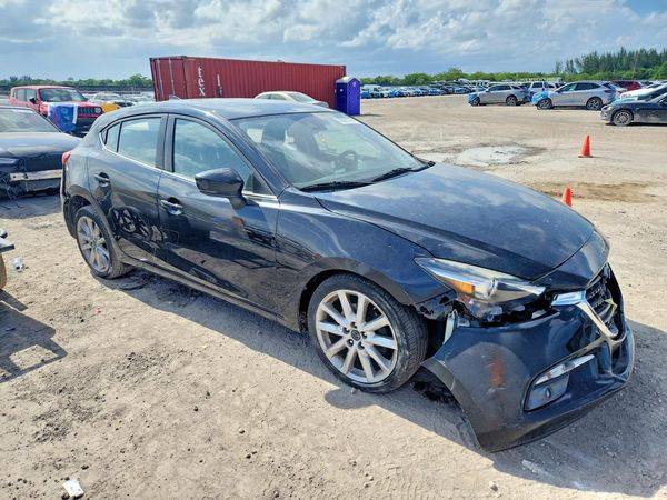 2017 MAZDA 3
