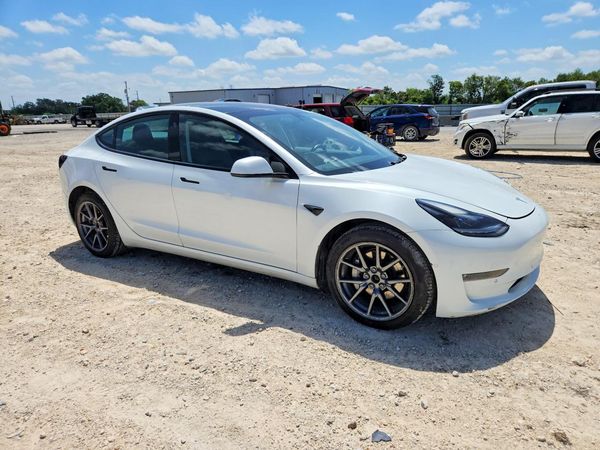 2022 TESLA MODEL 3 — Passenger 3/4