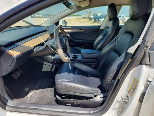 2022 TESLA MODEL 3 — DENT