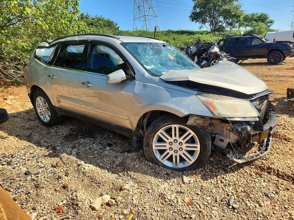 2014 CHEVROLET TRAVERSE 1LT — Passenger 3/4