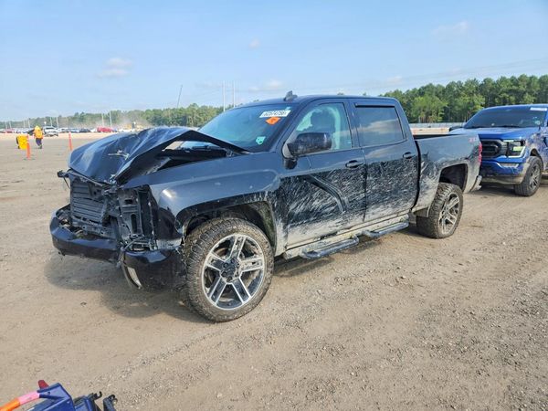 2018 CHEVROLET SILVERADO LT — Front 3/4