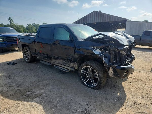 2018 CHEVROLET SILVERADO LT — Passenger 3/4