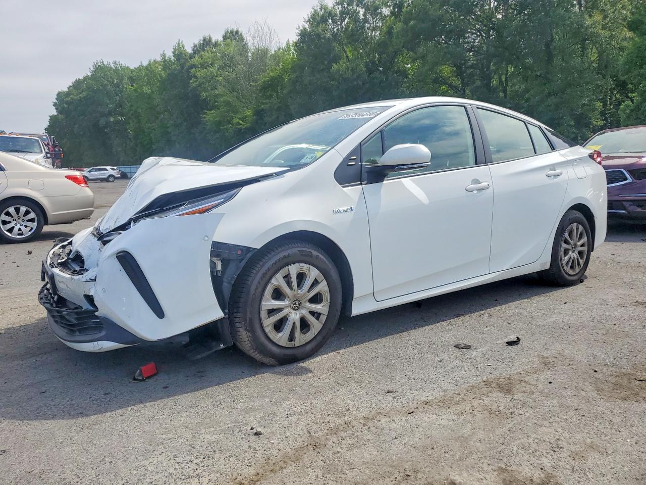 2021 TOYOTA PRIUS — Front 3/4