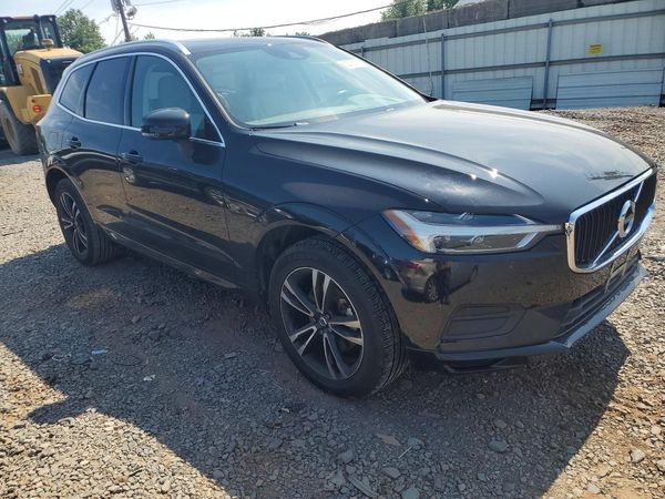 2020 VOLVO XC60 Momentum