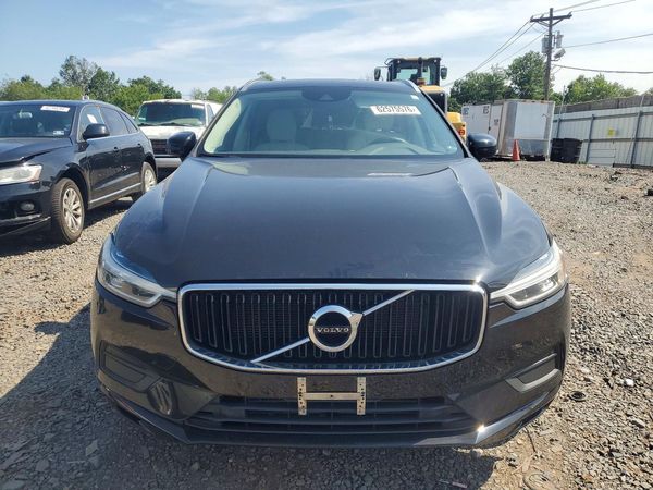 2020 VOLVO XC60 Momentum