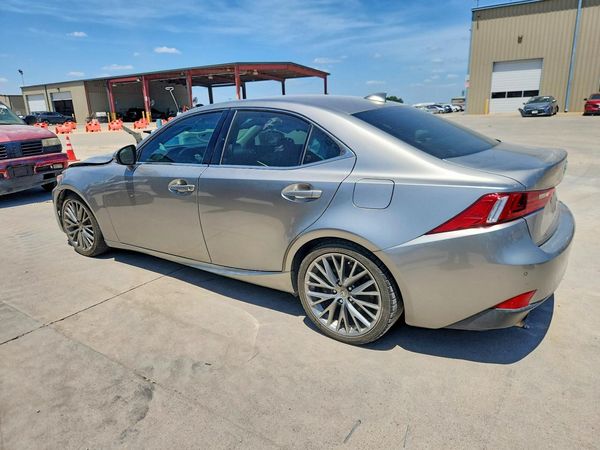2016 LEXUS IS 200T