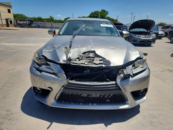 2016 LEXUS IS 200T