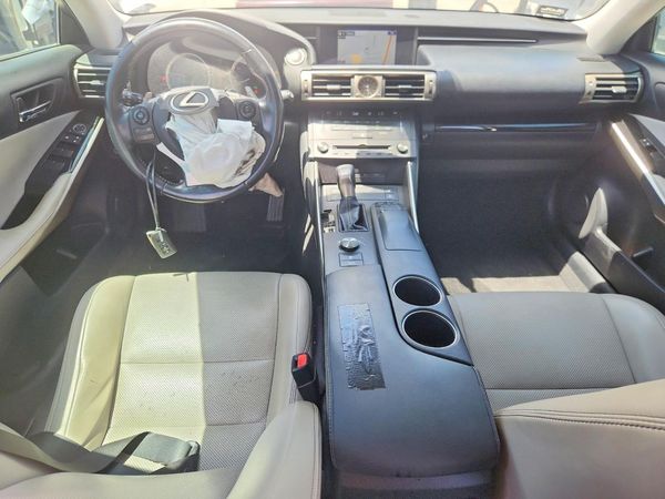 2016 LEXUS IS 200T