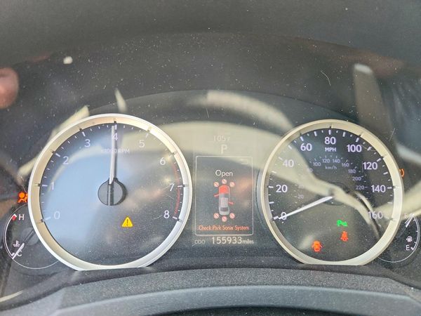 2016 LEXUS IS 200T