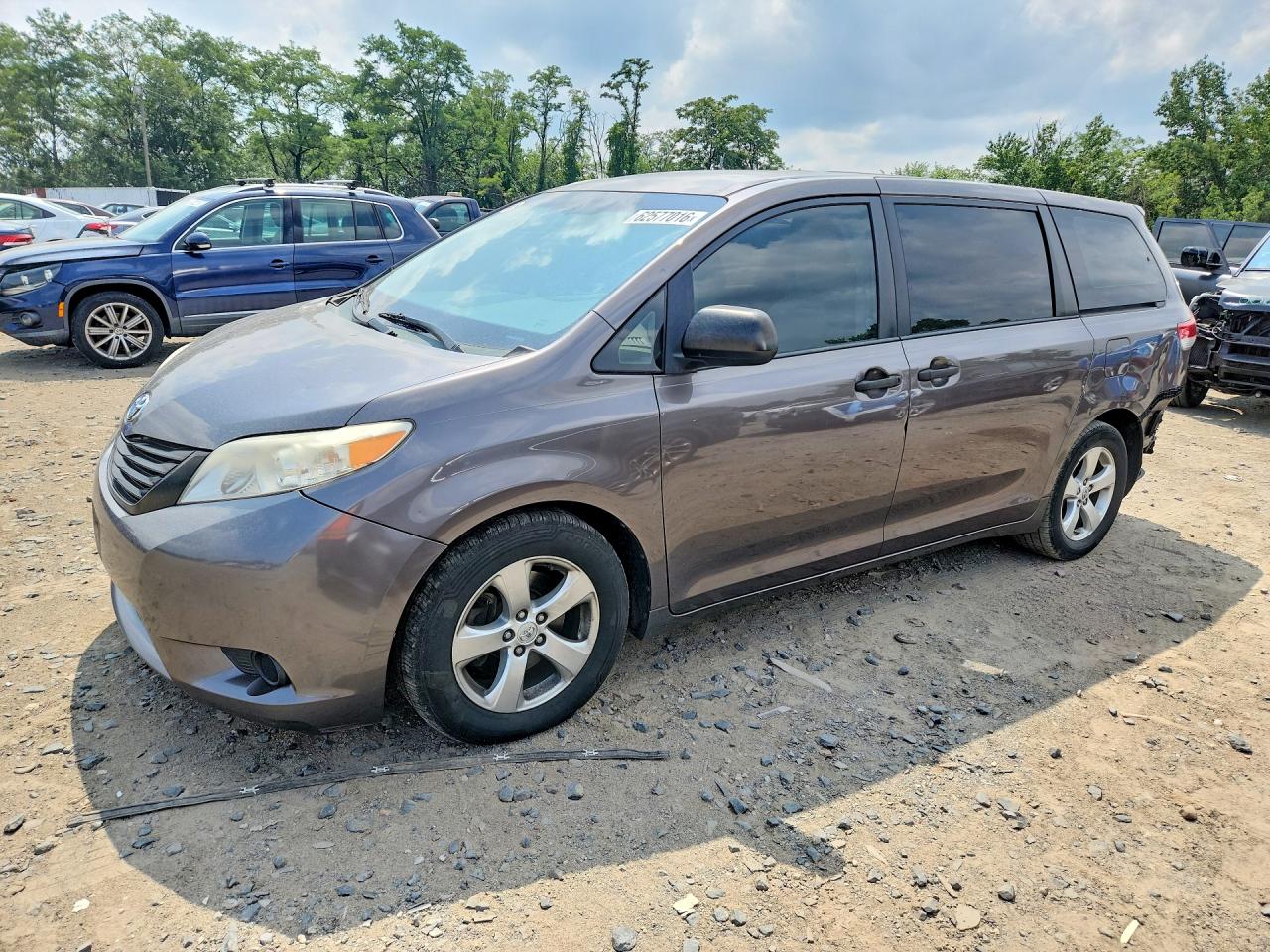 2013 TOYOTA SIENNA