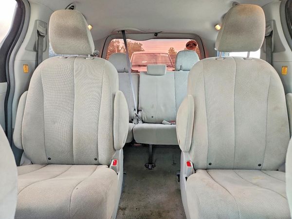 2013 TOYOTA SIENNA