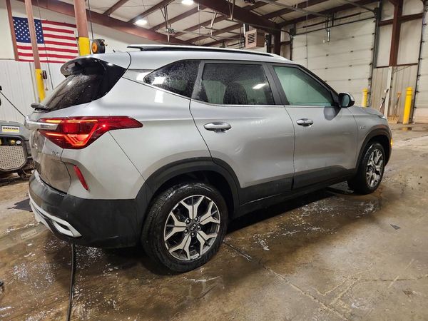 2021 KIA SELTOS EX