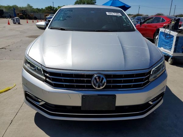 2017 VOLKSWAGEN PASSAT