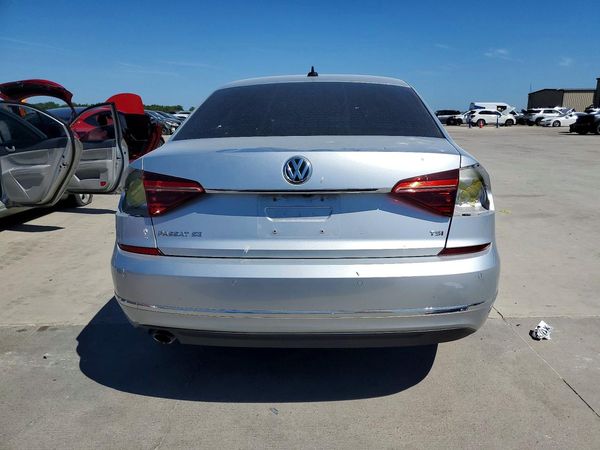 2017 VOLKSWAGEN PASSAT