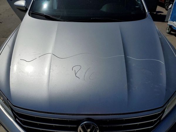 2017 VOLKSWAGEN PASSAT