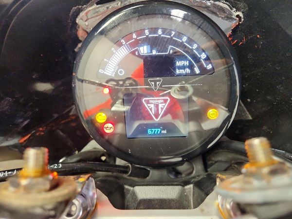 2025 TRIUMPH MOTORCYCLE TRIDENT 660