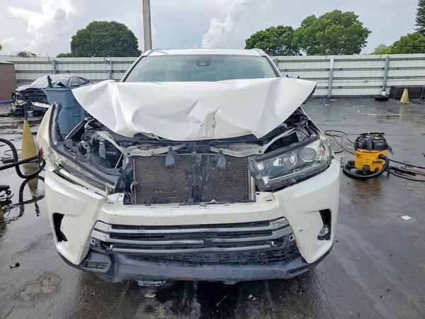 2019 TOYOTA HIGHLANDER