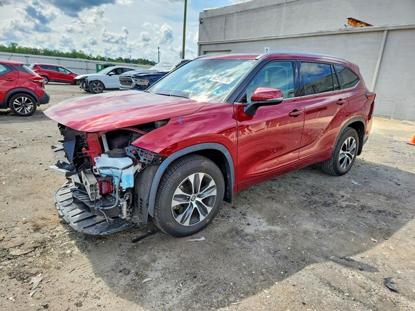 2021 TOYOTA HIGHLANDER XLE