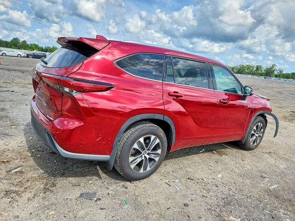 2021 TOYOTA HIGHLANDER XLE